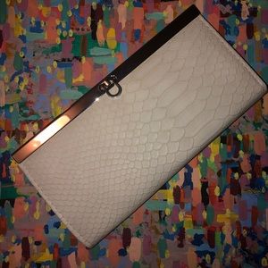 Women’s large white wallet